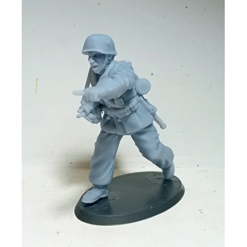 1/32 German Paratrooper Crete 1941 WWII